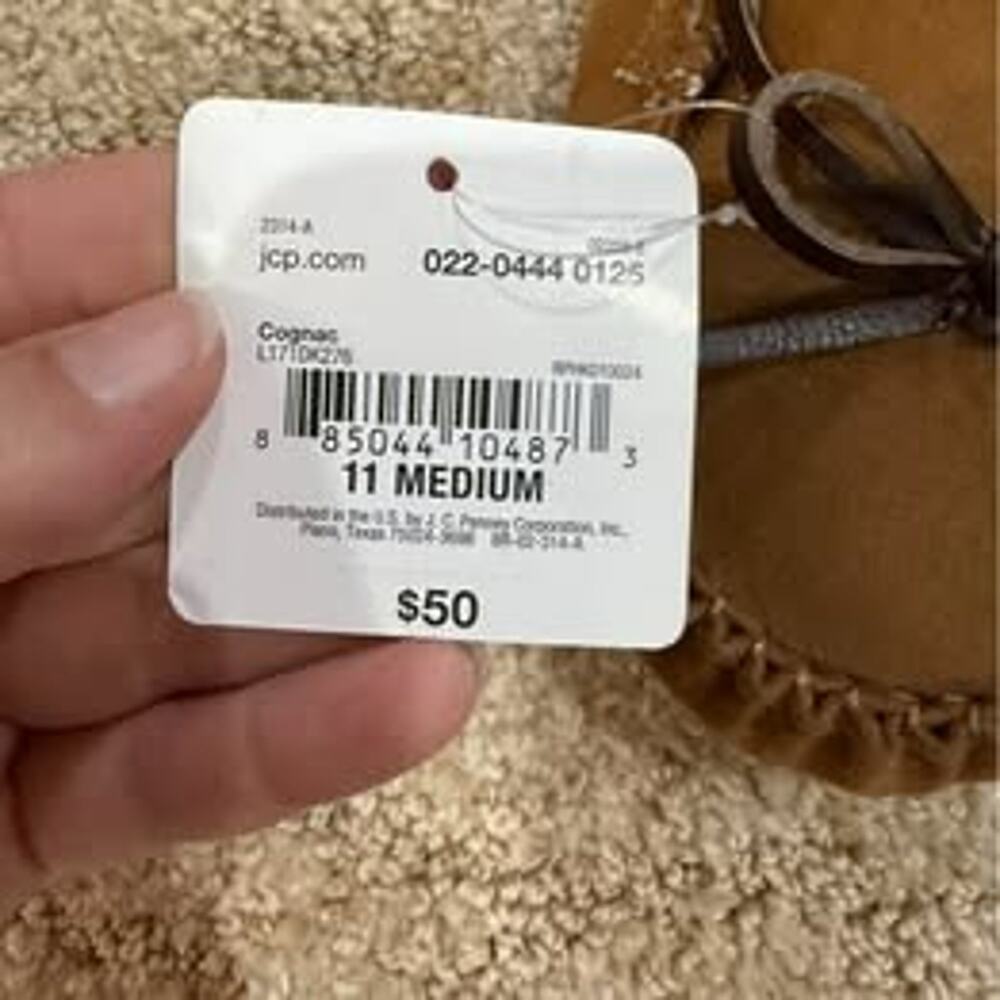 Women's size 11 slippers NEW - Picture 3 of 3